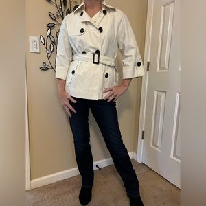 White House Black Market short belted trench coat 3/4 sleeve size S cream